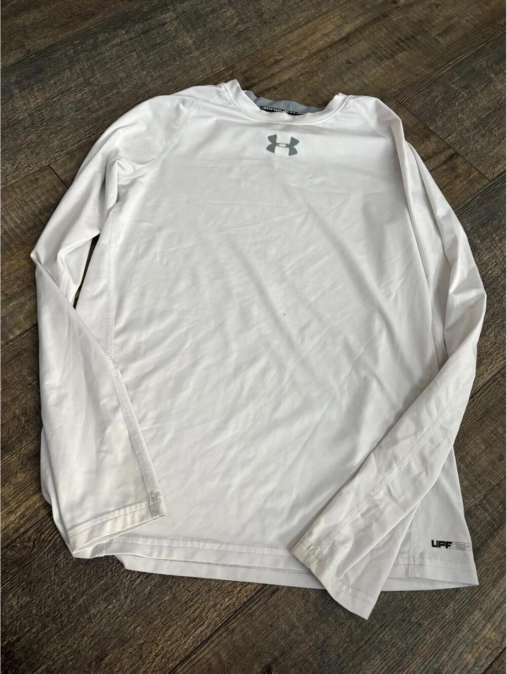 Under Armour Boys 12 14  Long Sleeve White Activewear Top
